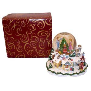 SAN FRANCISCO MUSIC BOX Here Comes Santa Claus musical light up snow globe